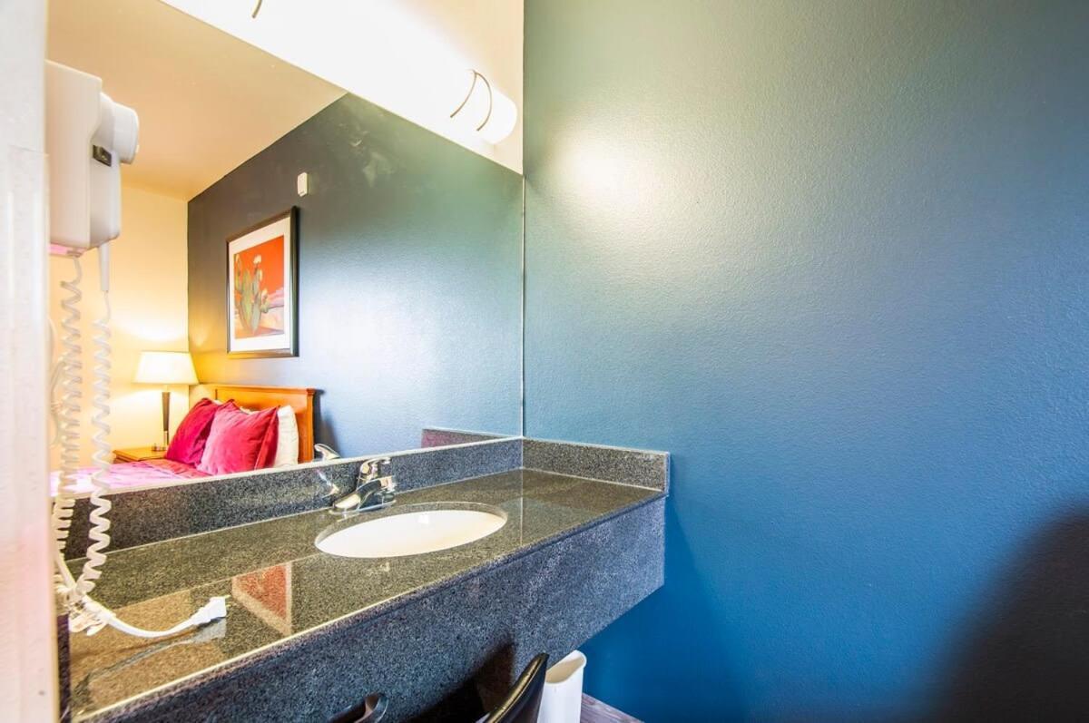 Sierra Vista Studio Apartment With Full Kitchen And King Bed Buitenkant foto